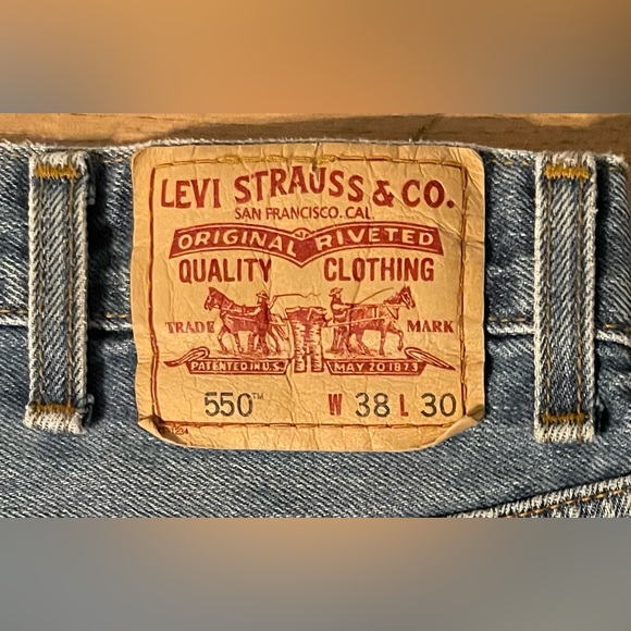 Men’s Levi Relaxed Fit Blue Jeans 38x32 - Picture 3 of 4